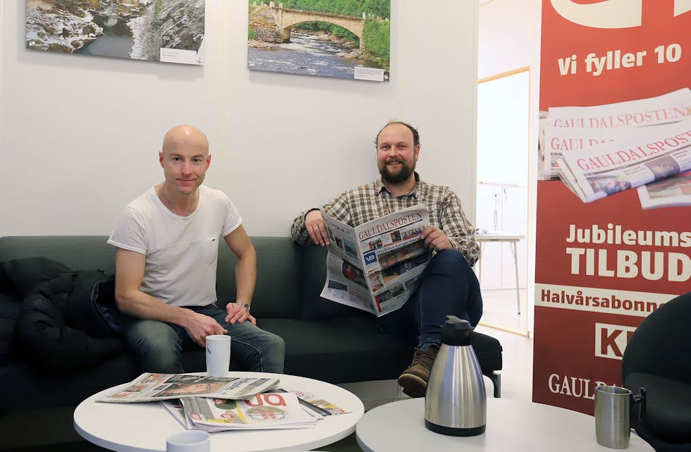 GAULDALSPOSTEN: Det er to mann som driver Gauldalsposten, Bjørn Ivar Haugen (t.v.) og Per Jostein Wolden.