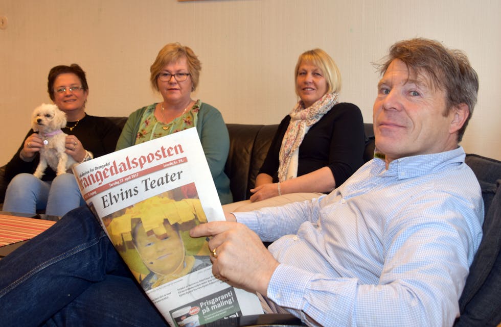 DRANGEDALSPOSTEN: Jan Magne Stensrud, Inger Lene Solheim Sletten, Gunn Myrvold og Ingrid Høidalen. Kjell Peder Haugene og Nils Sætre (journalist) var ikke tilstede da bildet ble tatt.