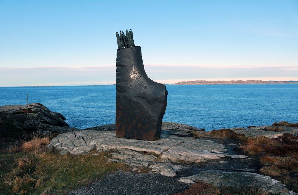 MS «Sleipner» forliste berre nokre hundre meter frå Ryvarden fyr. Det har ført til at fyret har blitt ein møtestad for dei som blei ramma av ulukka. Foto: Kari Nilsdotter Haukås, Vestavind