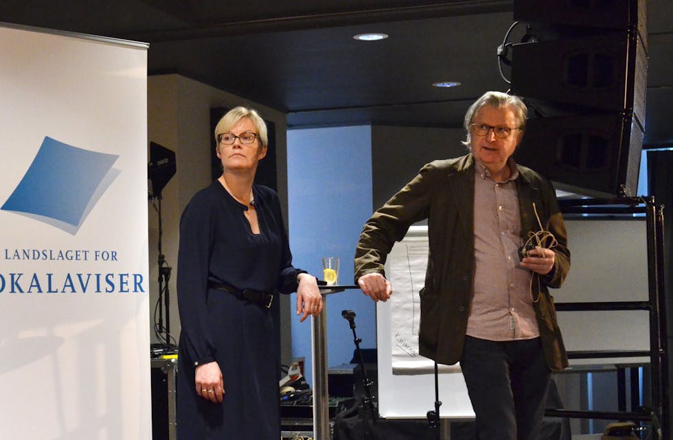 Kristine Holmelid og Per Christian Magnus ved SUJO tilbyr hjelp med å utvikle ideer og søke om Fritt Ord-støtte. Her under LLAs landsmøte i 2019.  