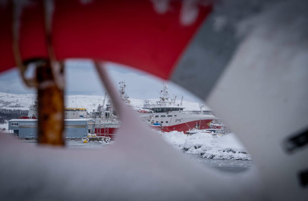 Vedlikehold og forsyning av russiske fiskefartøy har vært en av livbøyene til næringslivet i Sør-Varanger de siste årene. Det russiske snøkrabbefartøyet "Zenit" er et mer eller mindre fast innslag i Kirkenes. Foto: Gunnar Sætra