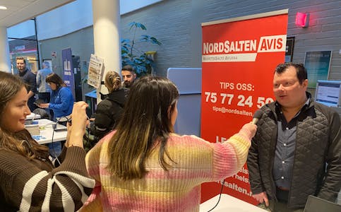 Daglig leder Bård Eriksen i Nordsalten avis ble intervjuet av studentene Fia Myrvang Faber og Melissa Frantzen som sendte live fra karrieredagen. 