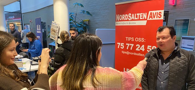 Daglig leder Bård Eriksen i Nordsalten avis ble intervjuet av studentene Fia Myrvang Faber og Melissa Frantzen som sendte live fra karrieredagen. 