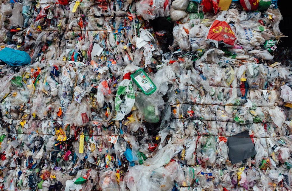 Norsk eksportprodukt til Tyskland, drøyt 38 000 tonn i fjor: Plastavfallet vårt. Litt over halvparten ble til råstoff for ny plast. Den andre halvparten kunne ikke gjenvinnes. Det ble brent.