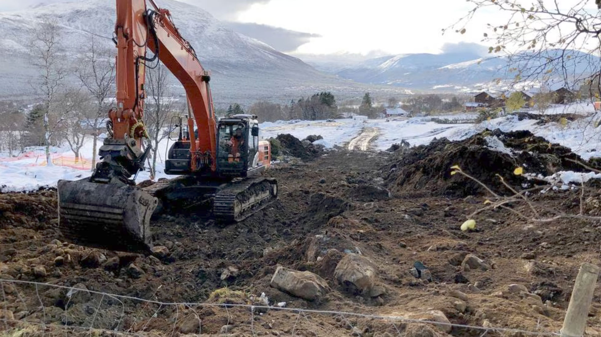  2020: Her fjernes dyrkamarka i Stølen der Saltdalshytta fikk godkjent utbygginga av politikerne og kommunen, til tross for sterke protester. 